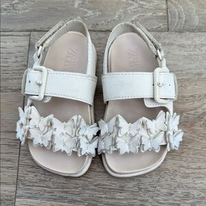 Zara Baby/Toddler Cream Butterfly Sandals size 5.5